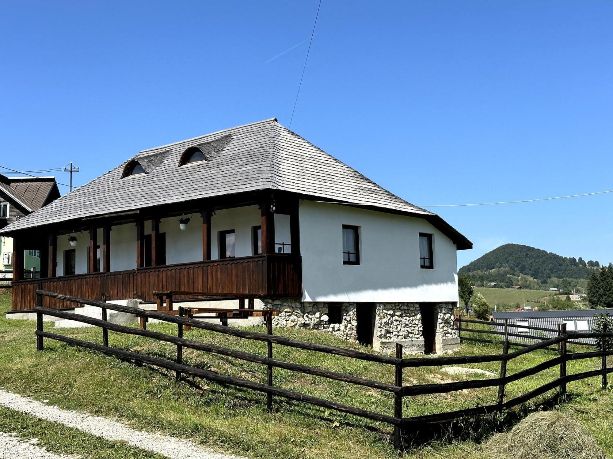 Casa Bunicilor Ciocanu בית נופש Rucăr
